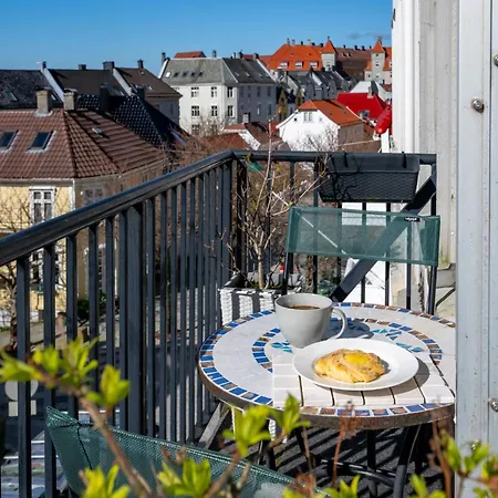 Apartment Oasis With Balcony And Sunset View *